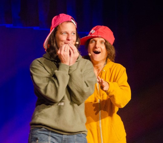 Sylvie Berney, Sylvie Galuppo, Sylvie Berney-Grobéty, Les sissi's, les sissis, vaud, vaudois, humour, terroir, cerise au kirsch, duo, rap, venoge, jean-villard Gilles, drole, sympa, suisse romande, accent vaudois, retraite humour, aquagym des ainés, coiffeuse bouchère, santé, kirsch, on a de la chance avec le temps, rue des mégères Sylvie Berney, Sylvie Galuppo, Sylvie Berney-Grobéty, Les sissi's, les sissis, vaud, vaudois, humour, terroir, cerise au kirsch, duo, rap, venoge, jean-villard Gilles, drole, sympa, suisse romande, accent vaudois, retraite humour, aquagym des ainés, coiffeuse bouchère, santé, kirsch, on a de la chance avec le temps, rue des mégères